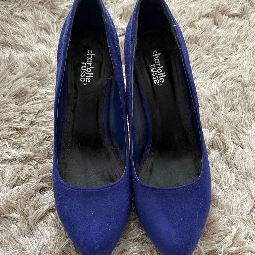 Size 8 blue heels